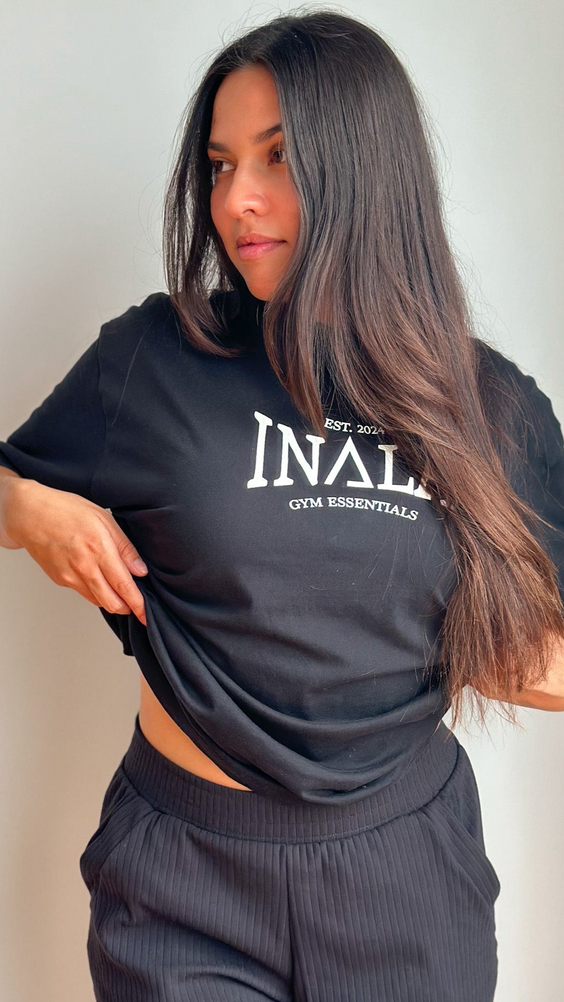 Negros & Grises – INALA