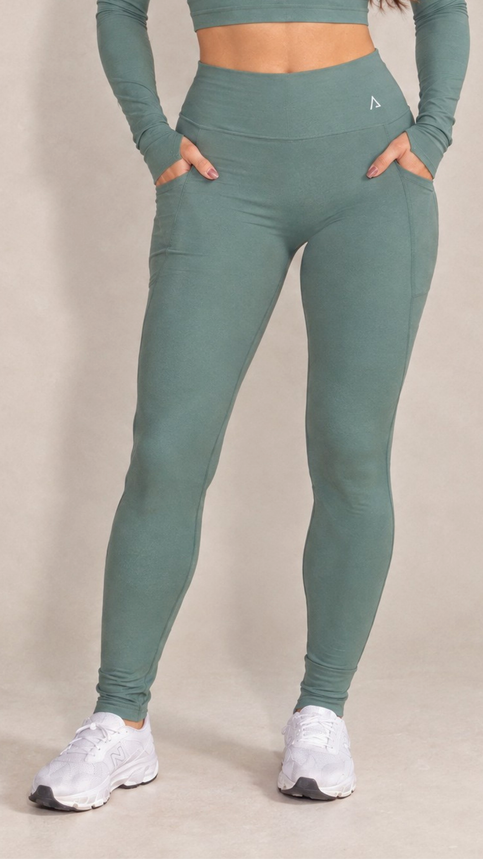 Dynamic Leggings con bolsillos laterales- Botanical Green