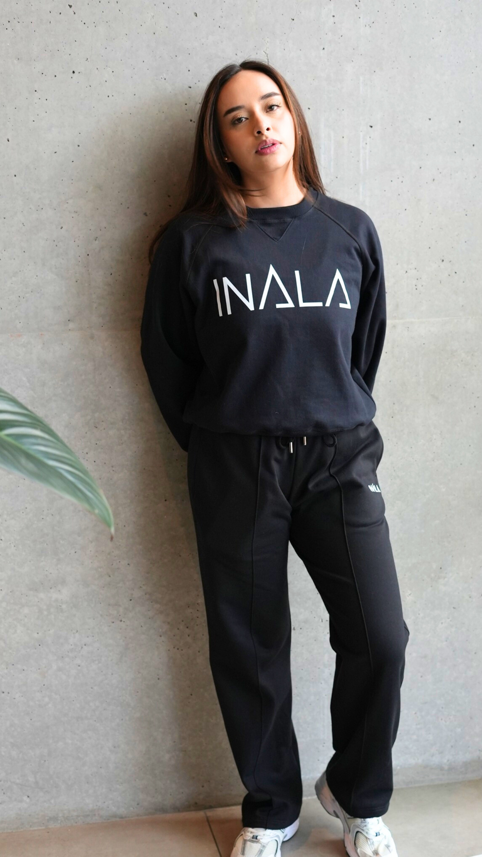 Wide-Leg Sweat Pants (basta ancha)- Black